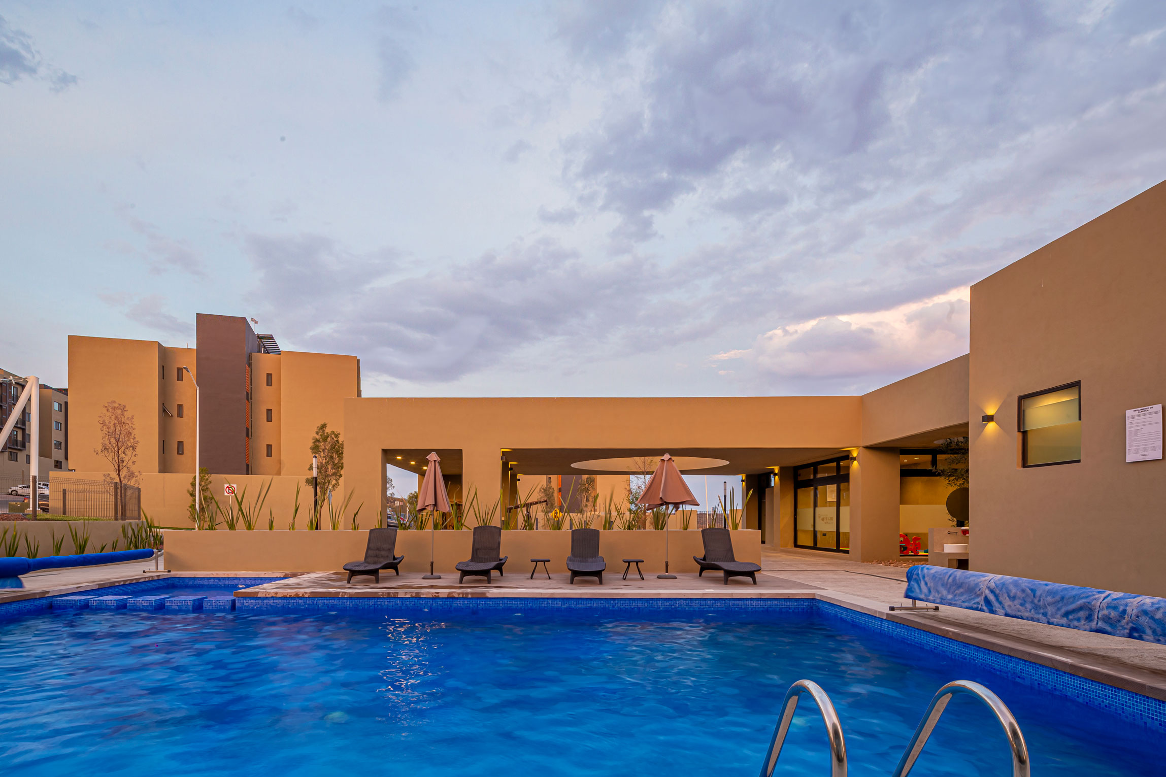 Alberca amenidades Villas del Refugio Nogales Querétaro